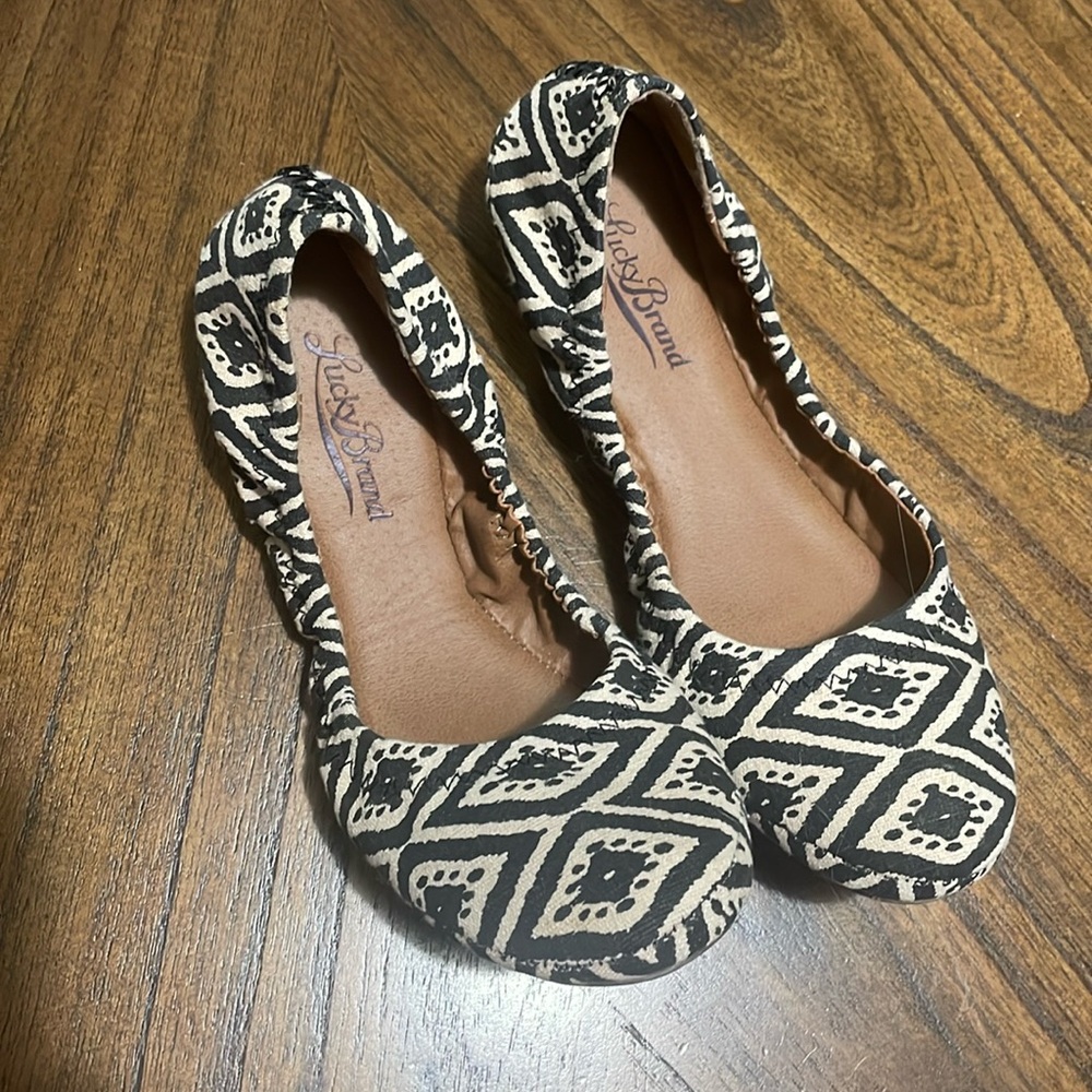 Lucky brand flats